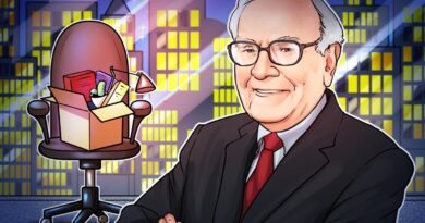 Warren Buffett to step down as Berkshire Hathaway CEO by year’s end