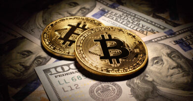 Bitcoin Price Currently At A Crossroads — Sub-$100K Or New Cycle High Next?