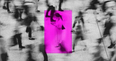 7 Useful Tips for Anyone Connecting to Public Wi-Fi