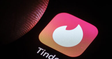 4 tips for using hookup apps discretely — advice for Feeld, Tinder, AdultFriendFinder, and Grindr