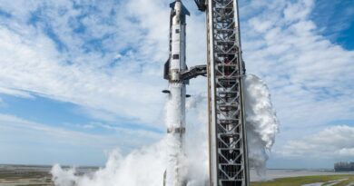 SpaceX scrubs first Starship V3 launch just before liftoff