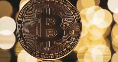Strategy plans to buy more Bitcoin despite potential sales for dividends