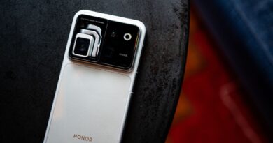 Honor’s Robot Phone Has a Gimbal-Powered Camera for Vloggers