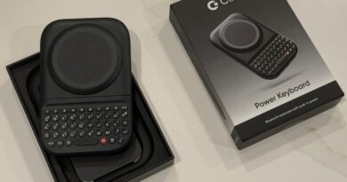 Clicks’ Power Keyboard brings BlackBerry-style typing to any phone — with some compromises