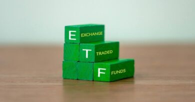 Bitcoin, Ether ETFs Pull In $706 Million as Crypto Demand Surges