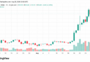 Solana Leads Altcoin Gains as XRP and DOGE Slide
