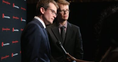 Hank Green apologizes for relying too heavily on ChatGPT