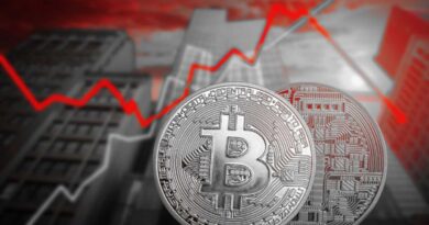 Bitcoin Bleeds $1B Weekly but XRP and SOL Defy Market Panic